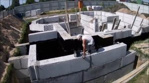 Поэтапное возведение цокольного этажа