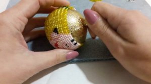 Оплетаем новогодний шарик бисером в технике ндебеле. Без крючка. Мастер-класс. Часть2.