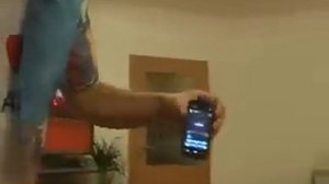 Нокиа 5800 разбила бокал