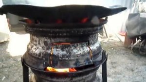 Обжигаем и прокаливаем сковородку из бороны