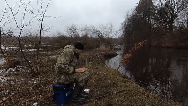 Весенняя рыбалка, ловля густеры на удочку смотреть онлайн
