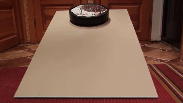 iClebo Arte убирает поверхности под углом в 45 градусов, irobot нет. смотреть онлайн