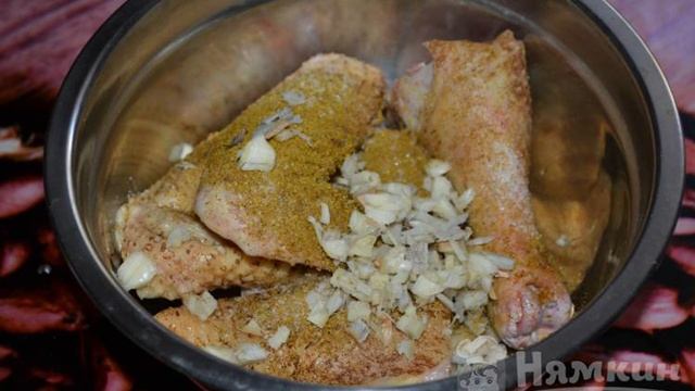 Курица запеченная в рукаве