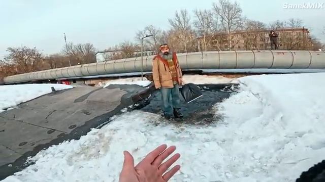 (Перезалив с Канала SanekMIX) ЗЛОЙ МУЖИК НАПАЛ НА НАС!