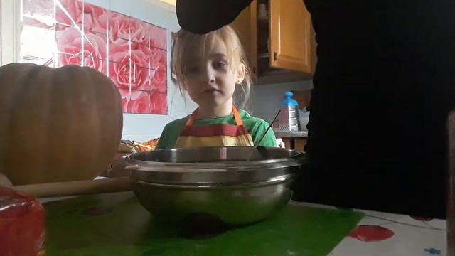 Угощения для хеллоуина "червячки в земле"