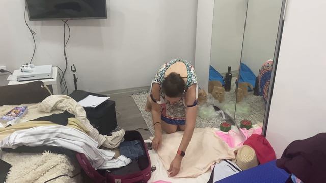 Упаковка чемодана: БЫСТРО И КОМПАКТНО/как собрать чемодан в самолет/что взять?/как ничего не забыть смотреть онлайн