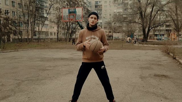 КАК СДЕЛАТЬ SPIN MOVE - КАК НАУЧИТЬСЯ КРОССОВЕР В БАСКЕТБОЛЕ