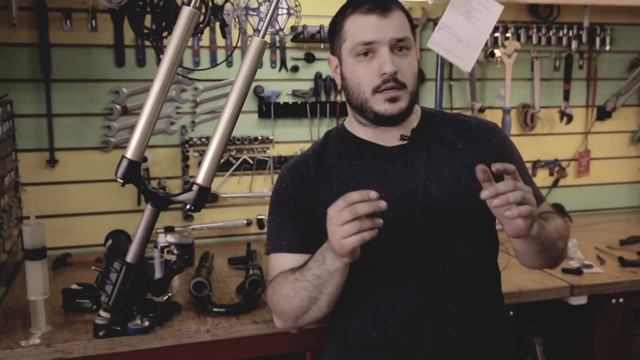 Rock Shox Recon - обслуживание вилки, краткое описание и обзор от Veloline смотреть онлайн