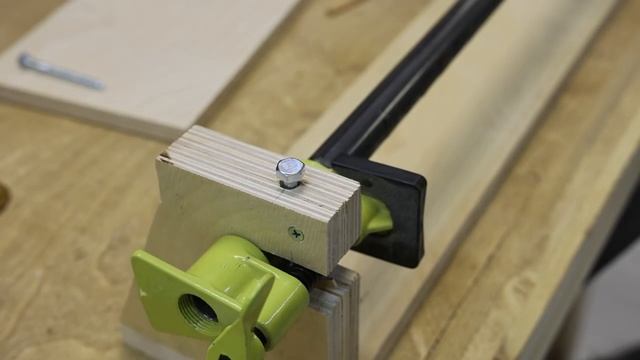 Хитрое приспособление! Ровные и красивые доски без пилорамы! смотреть онлайн