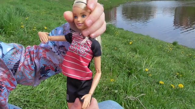 Обзор Барби Футболистки смотреть онлайн