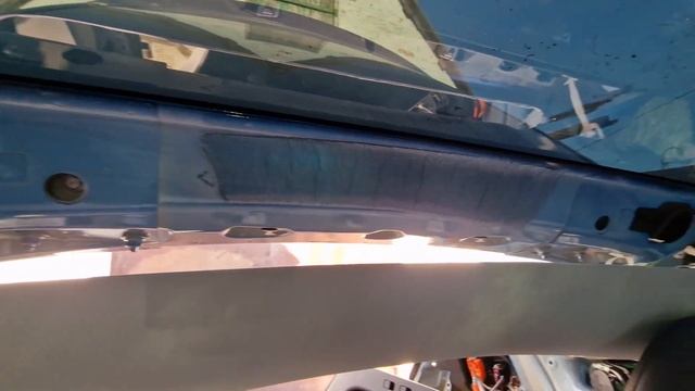 Tesla model Y  демонтаж обшивки панорами, потолка