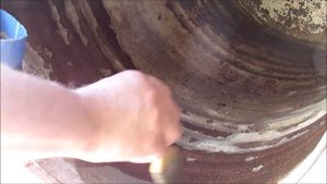 Как дешево покрасить железную бочку для воды изнутри. Лучший способ защиты 200 л бочки от ржавчины.