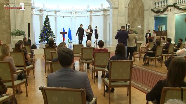 Губернатор наградил педагогов региона смотреть онлайн