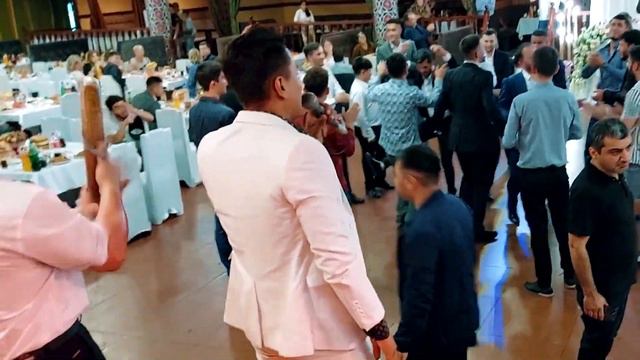 Ана Ира Ракси Шербача Меган Туй Дар Россия! Равшан Аннаев - Базми туёна 2022 смотреть онлайн