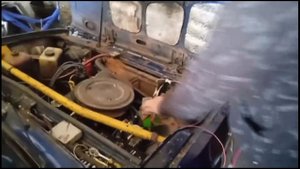 заводим автомобиль аккумулятором с мопеда
