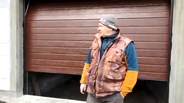 Отзыв клиента. Монтаж секционных ворот Doorhan RSD01 с автоматикой смотреть онлайн