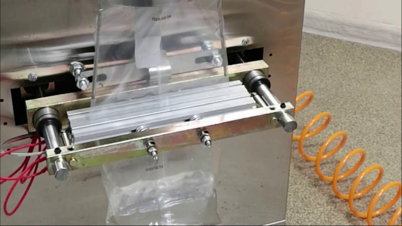 Автомат розлива жидкостей в пакеты SV-1000 смотреть онлайн