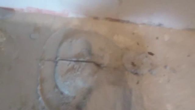 Стяжка пола с контактным слоем из плиточного клея и без.Будете удивлены.