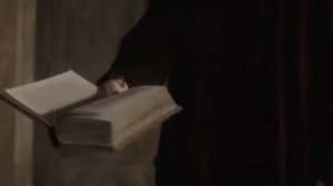 Соня Мармеладова читает про воскрешение Лазаря