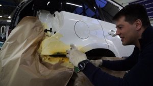 Удаляем "жуков" на крыле Шкоды заводским комплектом подкраски балончиком