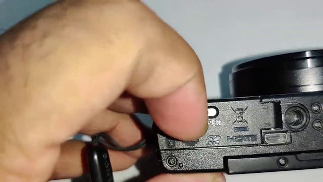 How To Insert Battery On Sony Digital Camera | Sony WX500 смотреть онлайн