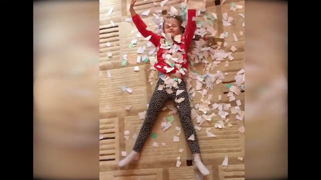 Конец учеб. года. Порвали все тетради. Дарим счастье. смотреть онлайн