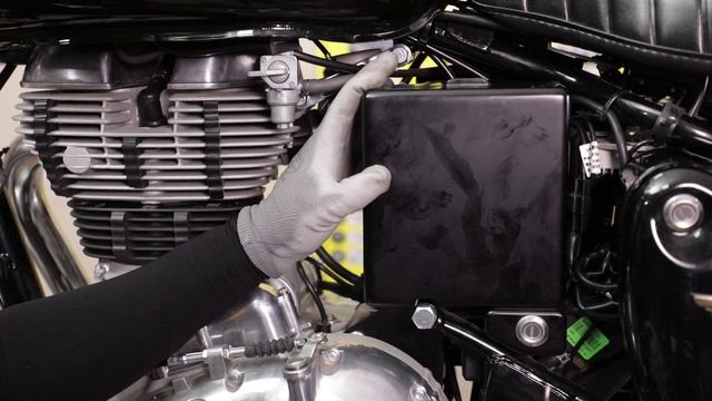 Do it Yourself- Royal Enfield Classic 500 Battery Replacement смотреть онлайн