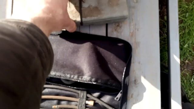 Привез на дачу усовершенствованный "сумку чехол бардачок" для мотоблочных инструментов, примеряем. смотреть онлайн