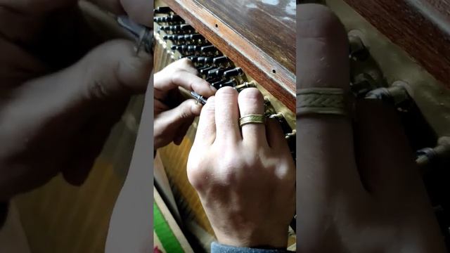 Ремонт пианино молотком