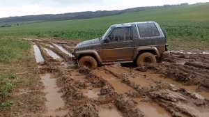 Daihatsu Feroza se Suzuki Samurai