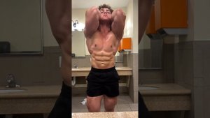 19 inch biceps at the age of 18 | teen bodybuilder flexing