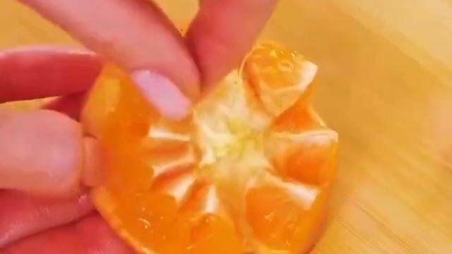 Как легко почистить мандарин