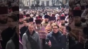 Торжествует сегодня Православие в Одессе! Поет около 10 тыс. человек. Вера вечна! Вера славна!