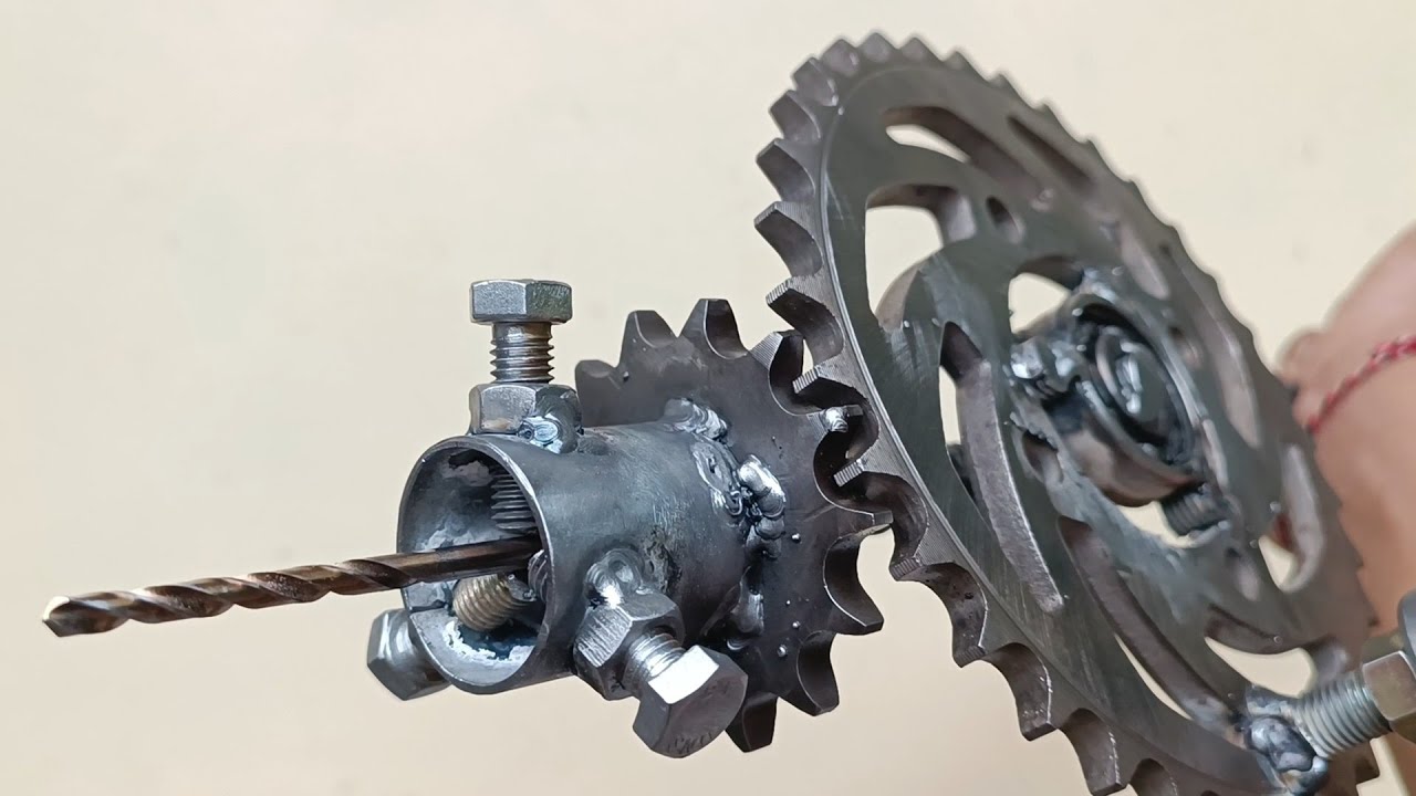 Как сделать ручную дрель из хлама смотреть онлайн