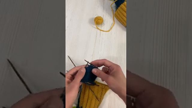 Треугольная пятка ∣ Как вязать треугольную пятку для носка на спицах ∣ Вяжем носки спицами по кругу