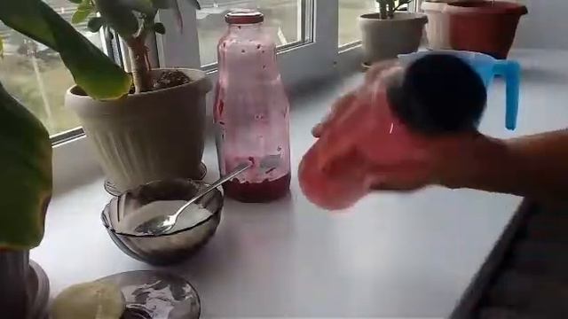 КАК ЛЕГКО ПРИГОТОВИТЬ ОЧЕНЬ ВКУСНЫЙ КОКТЕЙЛЬ. смотреть онлайн