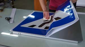 Знаки дорожные — как их делают разные производители.