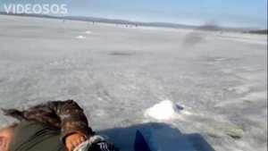 Батя, рыбачишь? Клюёт?