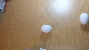 ЯЙЦА - Как отличить вареное яйцо от не вареного. (Просто физика и ничего более)