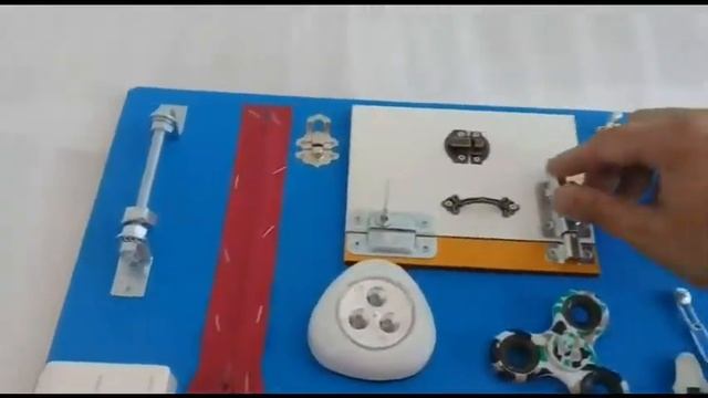 Бизиборд, обучающая доска
