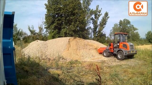 Фронтальный погрузчик Everun ER16 с различным навесным оборудованием