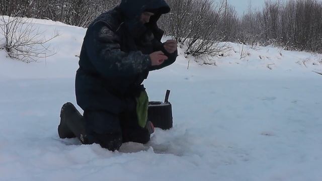 Новая снасть ГОТОВА ЛОВИТЬ! Рыбалка на РЕКЕ ПРОДОЛЖАЕТСЯ - Болен Рыбалкой №612 смотреть онлайн