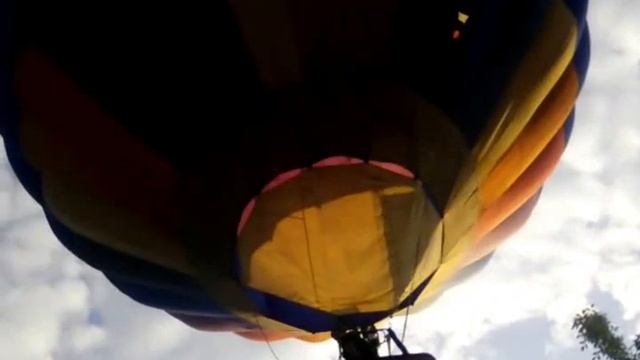 Посадка воздушного шара в Калуге на ул. Пухова(1) смотреть онлайн