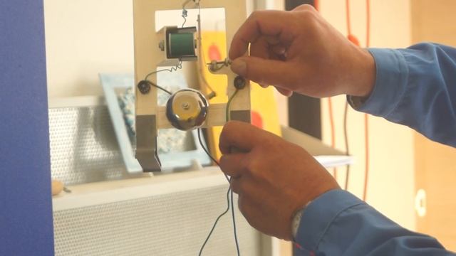 Технология | Урок 3 - Электрозвонок смотреть онлайн