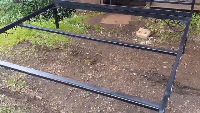 Кровать кованая двуспальная.mp4