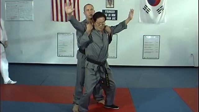 Hapkido Rear Under Shoulder Grab Techniques 1 thru 3 смотреть онлайн