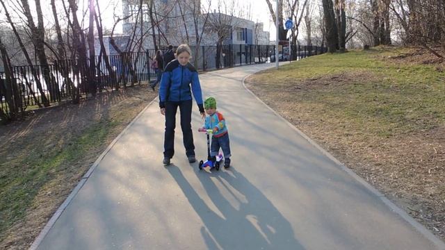 Самокат Y-SCOO MINI GLAM RT dark blue, ребенок 1.5 года. смотреть онлайн