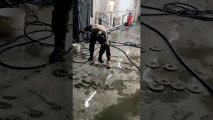 Лепестковый диск для шлифовки дерева - реанимация. Чистка шлиф круга для дерева.