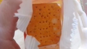 крекеры TUC со вкусом пиццы, копчёные колбаски