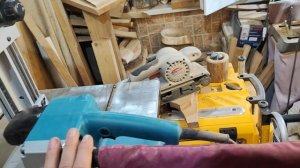 обзор моей мастерской на балконе. какой инструмент есть. чем пользуюсь а чем нет.